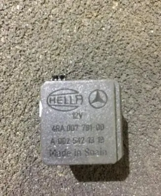 Mercedes-Benz A W168 Other relay 4ra00779100 a0025421319