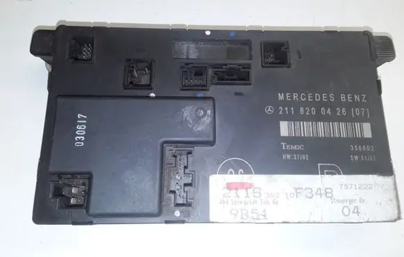 Mercedes-Benz E W211 Door control unit/module 2118200426 211820042607