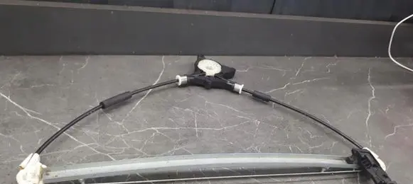 Mazda 3 I Rear window lifting mechanism without motor