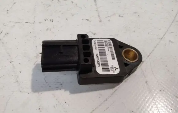 Mitsubishi Outlander Airbag deployment crash/impact sensor 8651A001