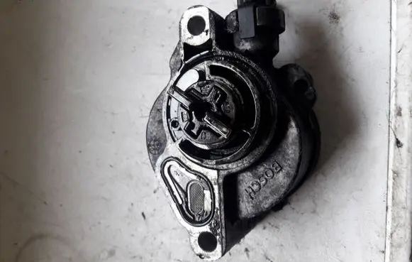 Ford Focus Vacuum pump