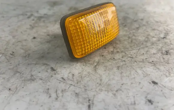 Nissan Patrol Y61 Front fender indicator light