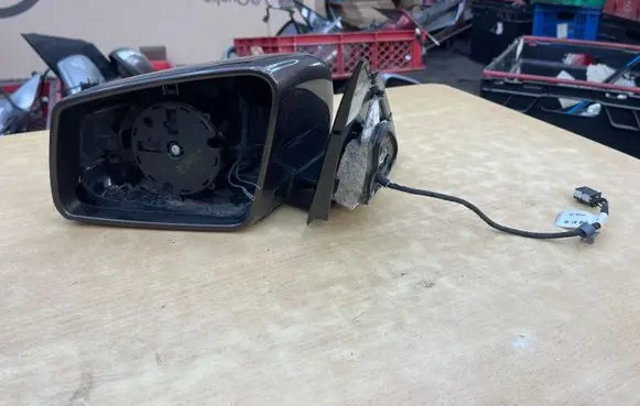 Mercedes-Benz E W212 Front door electric wing mirror A2128105116