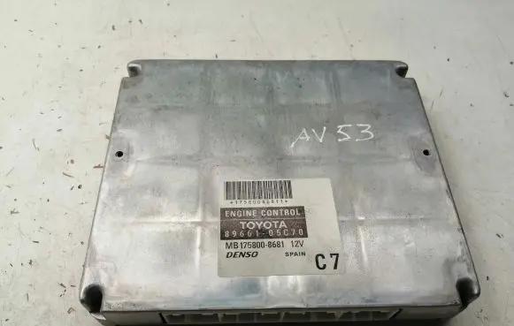 Toyota Avensis T250 Engine control unit/module 8966105C70 MB1758008681