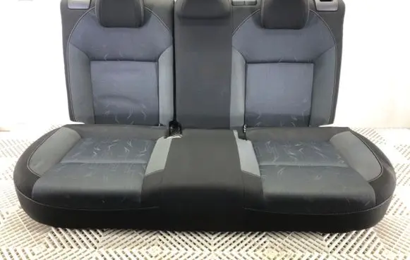 Citroen C4 II Second row seats 