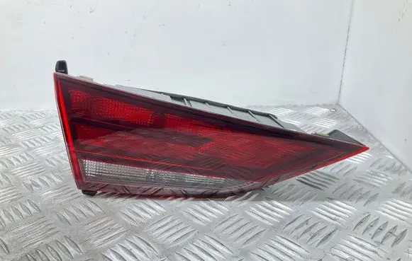 Audi A3 S3 8V Tailgate rear/tail lights 8V5945093G