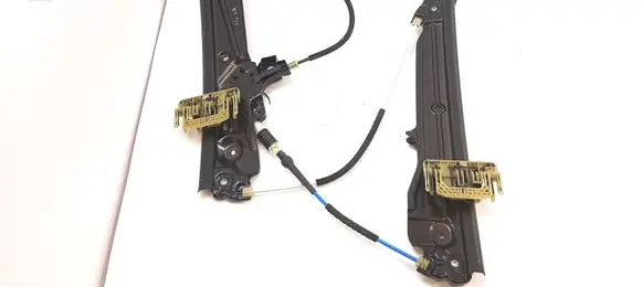 Front window lifting mechanism without motor