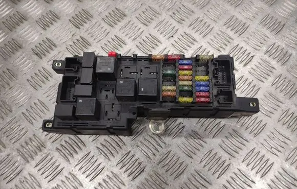 Volvo S80 Fuse module 518322110 5299302L50 452993
