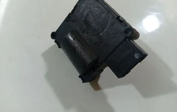 Audi A6 S6 C6 4F Air flap motor/actuator 0132801369