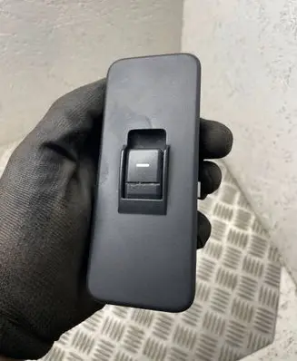Land Rover Discovery 3 - LR3 Electric window control switch YUD501070PVJ
