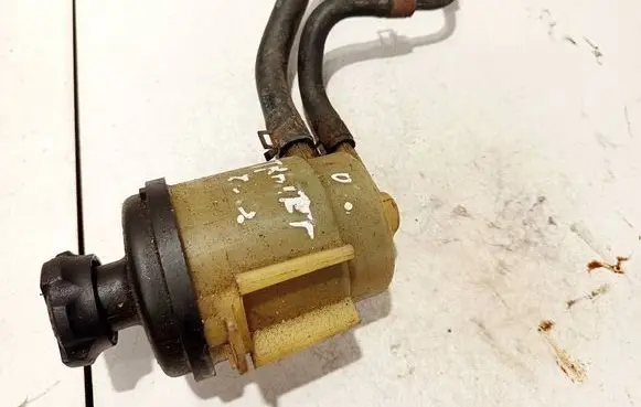 Power steering fluid tank/reservoir