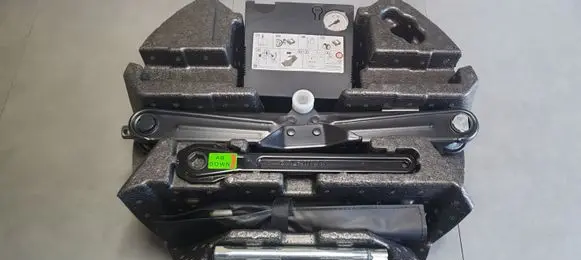 Audi Q8 Tool set 4M8012109B 4L0012615 4M0011031N
