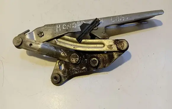 Ford Mondeo Mk III Tailgate/trunk/boot hinge