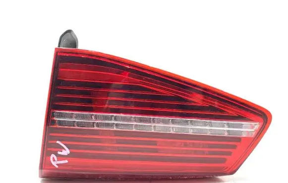 Volkswagen PASSAT B8 Rear/tail lights 
