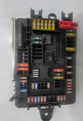 BMW 1 F20 F21 Fuse box set 1068871