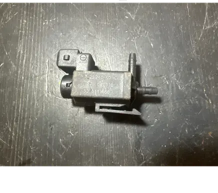 Volvo XC90 Turbo solenoid valve 72224010 04T310 30611668