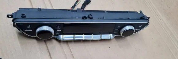 Audi A5 Climate control unit 8W0820043T