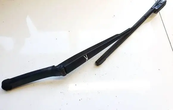 Volkswagen PASSAT B7 Front wiper blade arm 3AB955409