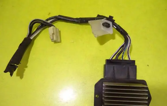 Toyota Corolla Verso E121 Heater blower motor/fan resistor 4993002121