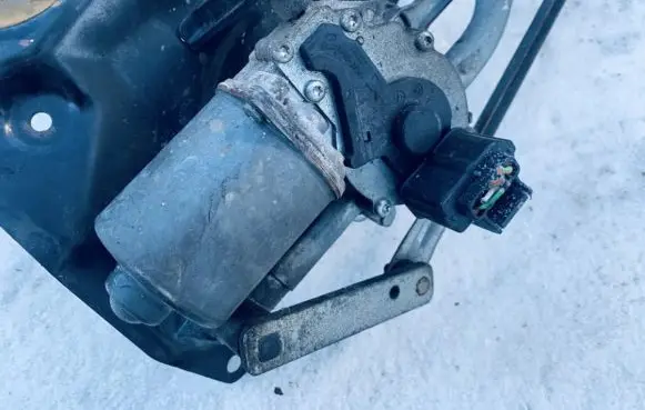 Ford Fiesta Wiper motor 471327
