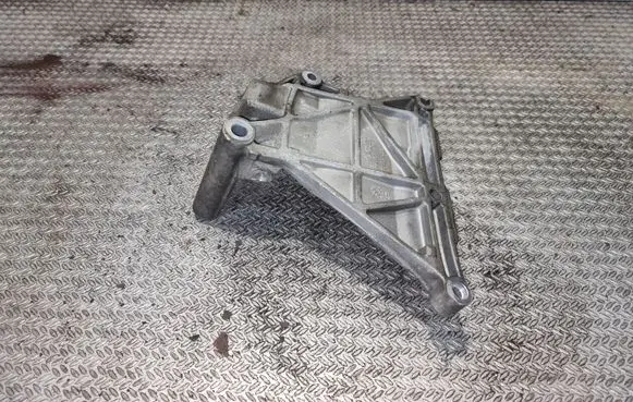 Volkswagen Transporter - Caravelle T5 Generator/alternator bracket 079903143C