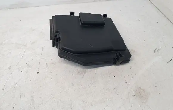 Honda CR-V Fuse box cover SWYE01
