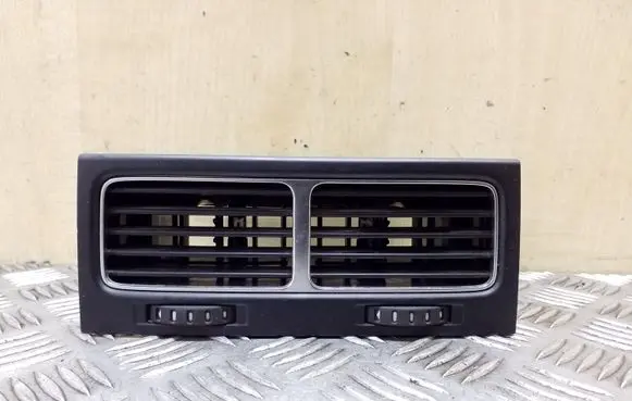 Volkswagen Touareg II Rear air vent grill 7P6819203A