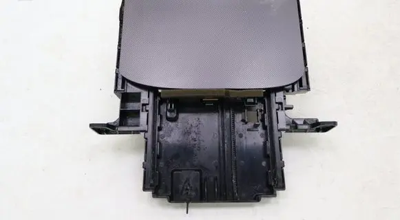 Alfa Romeo Giulia Cup holder front 01829385B83