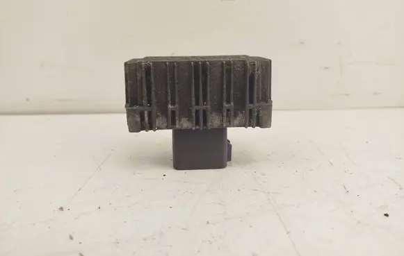 Opel Astra H Glow plug pre-heat relay 55354141