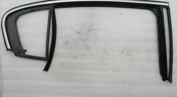 Volkswagen PASSAT B7 Rear door glass trim molding 3AE839432D 3AE839432