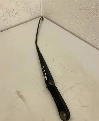 Volkswagen Transporter - Caravelle T5 Front wiper blade arm 7H1955410C