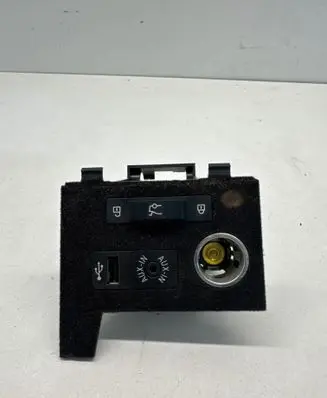 BMW 6 F12 F13 AUX in-socket connector 9197318 58450713