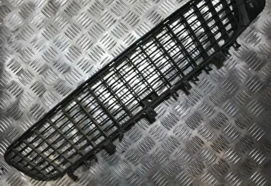 Opel Vectra C Front bumper lower grill 239263762
