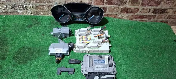 Ford Focus Engine ECU kit and lock set 0261S14998 F1FA12A650DJB F1FA12B684AEB