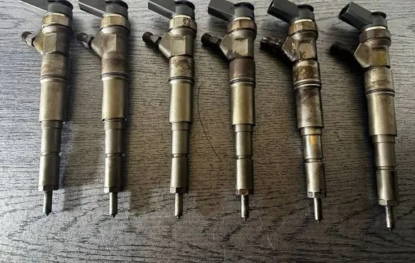 BMW X5 E53 Fuel injectors set 7789661