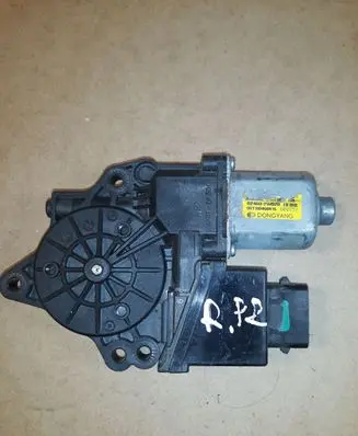 Hyundai Santa Fe Front door window regulator motor 824602W020