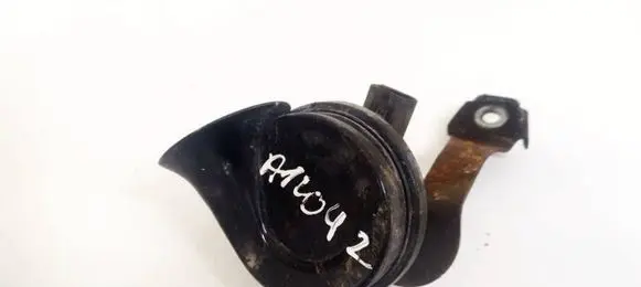 Volkswagen Golf V Horn signal E1000209