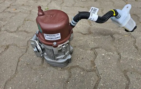 Jeep Wrangler Power steering pump P68529426AD