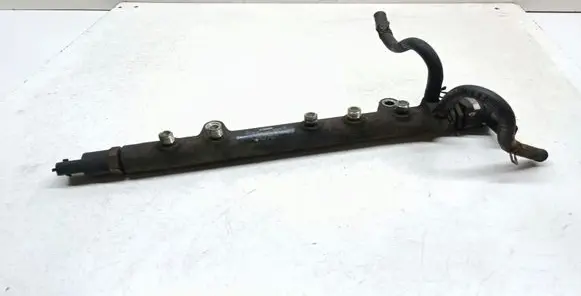 Toyota Yaris Verso Fuel main line pipe 0445214032 1077800141 2381033010