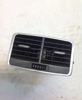 Rear air vent grill