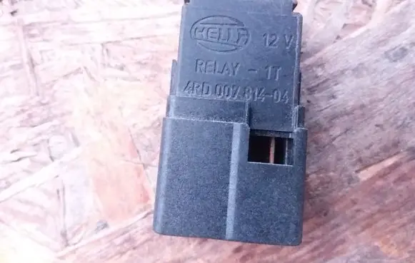 Nissan Almera N16 Other relay 4RD00781404 252309F905