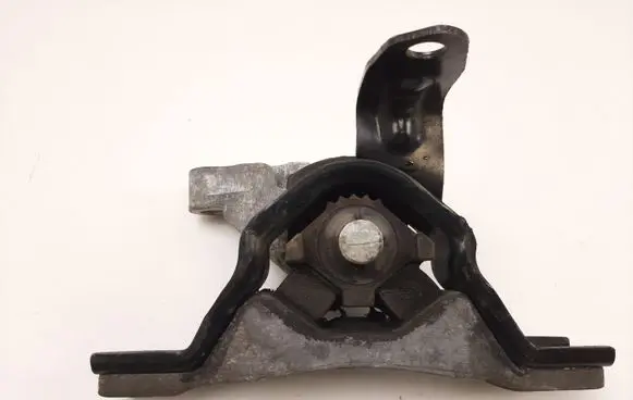 Chevrolet Captiva Engine mount bracket X04908