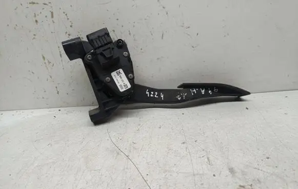 Opel Astra H Accelerator throttle pedal 9157998 6PV00811200