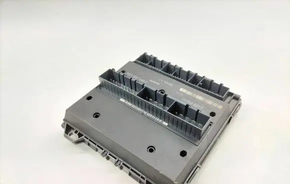 Skoda Fabia Mk1 (6Y) Comfort/convenience module 6Q1937049F