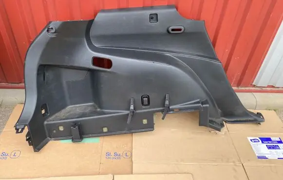 Mazda CX-7 Trunk/boot lower side trim panel EG2168871