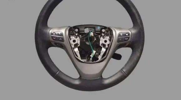 Toyota Avensis T270 Steering wheel 45100-05670 45103-05080