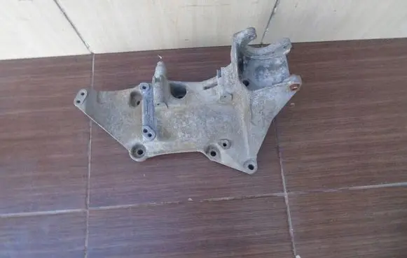 Renault Laguna II Generator/alternator bracket 8200183234