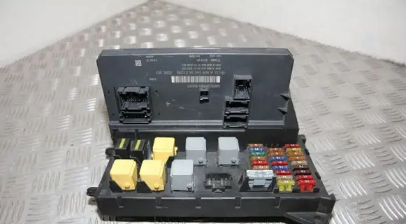 Mercedes-Benz Sprinter W906 Fuse module A9065453401 9065453401 A9065454201