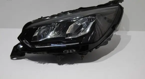 Peugeot 208 Headlight/headlamp 9833036380 90200109 0119048