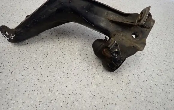 Nissan Primera Front upper control arm/wishbone 